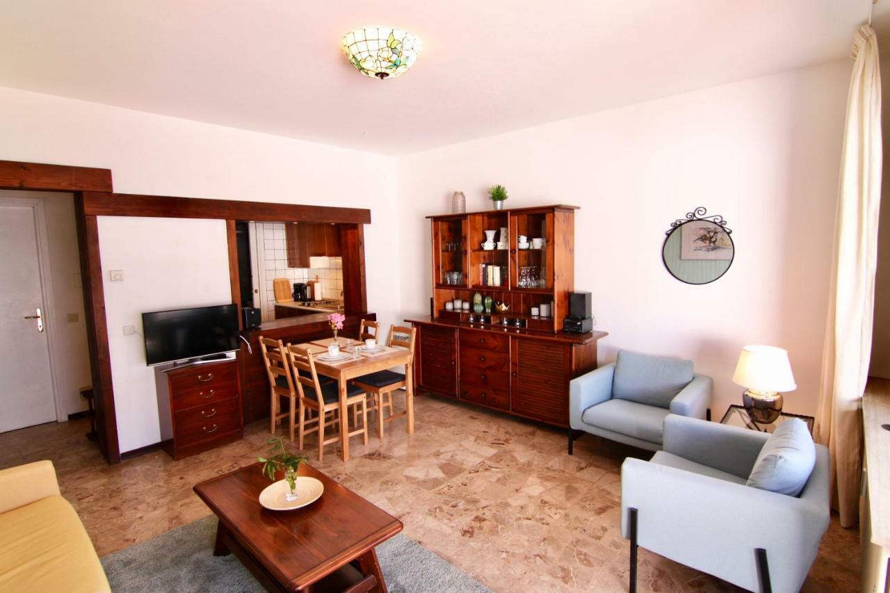 Apartamento Casa Roccia Pino Lago Maggiore Exterior foto
